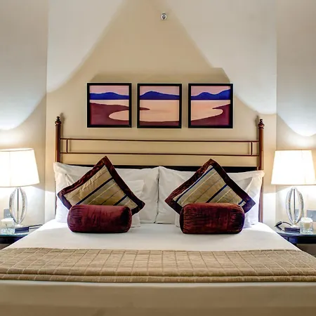 Hotel Corinthia St George's Bay 5*