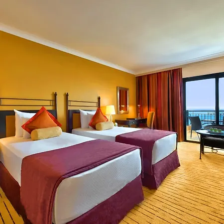 Hotel Corinthia St George's Bay 5*