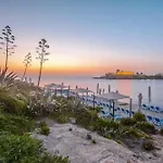 Corinthia St George's Bay 호텔 5*