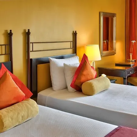 Hotel Corinthia St George's Bay 5*