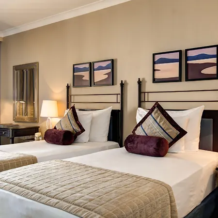 Corinthia St George's Bay فندق 5*