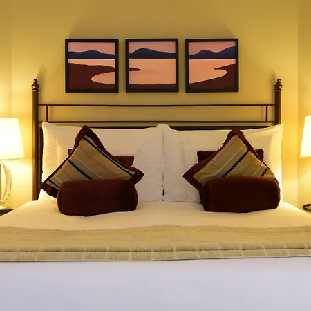 Corinthia St George's Bay فندق 5*