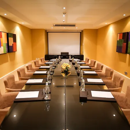 Corinthia St George's Bay מלון 5*