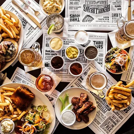 Corinthia St George's Bay מלון