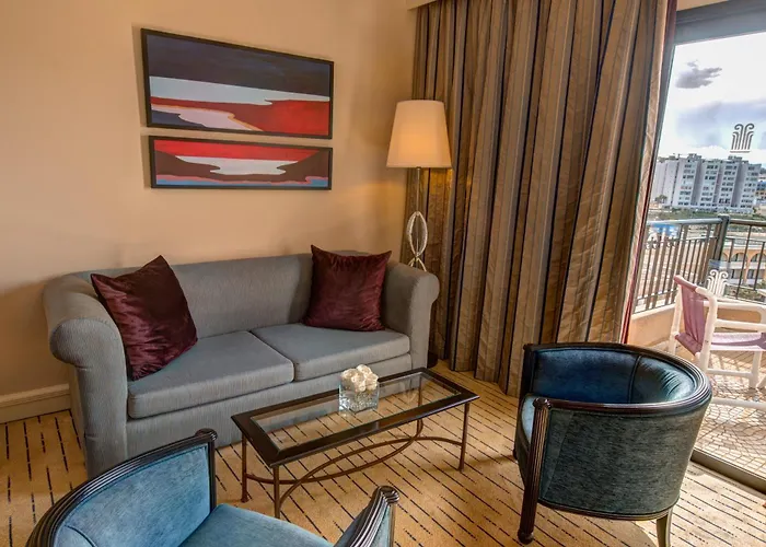 Hotel Corinthia St George's Bay