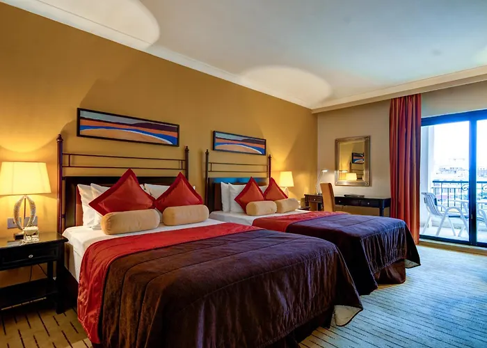 Corinthia St George's Bay 酒店