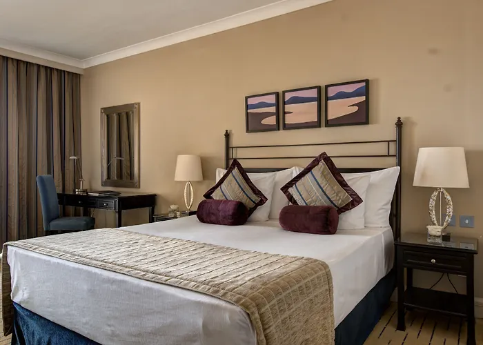 酒店 Corinthia St George's Bay 5*