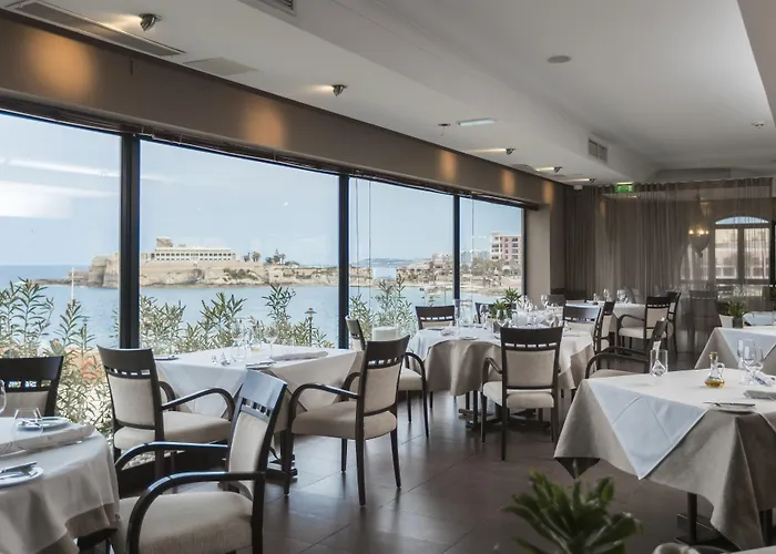 Szálloda Corinthia St George's Bay 5*