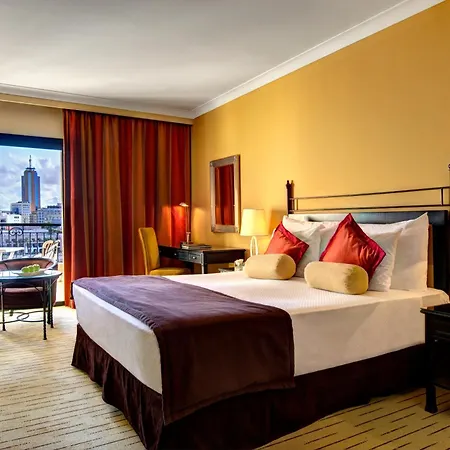 Hotel Corinthia St George's Bay 5*