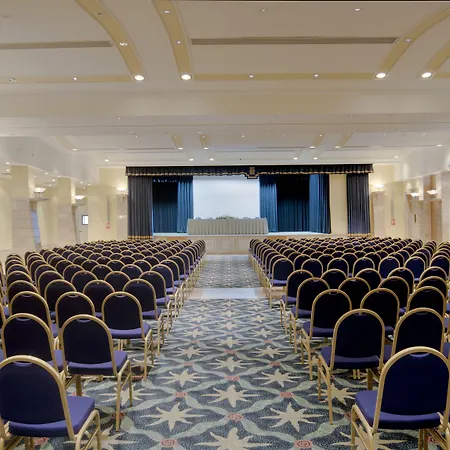 호텔 Corinthia St George's Bay 5*