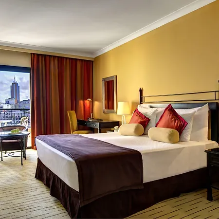 호텔 Corinthia St George's Bay 5*